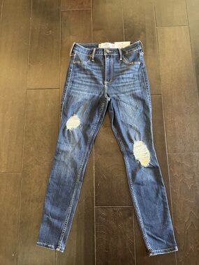 Hollister Distressed Dark Blue Skinny Jeans